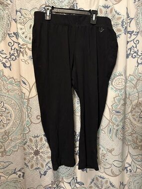 Lane Bryant Black V-Emblem Stretch Leggings
